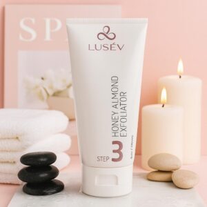 3.- HONEY ALMOND EXFOLIATOR